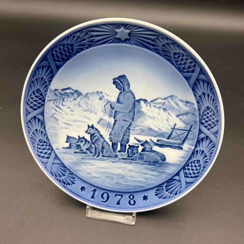 Royal Copenhagen 1978 Christmas Plate - Picture 5 of 9